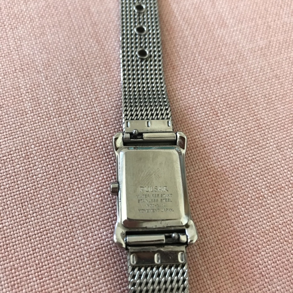 Elegant Pulsar watch - Picture 6 of 10